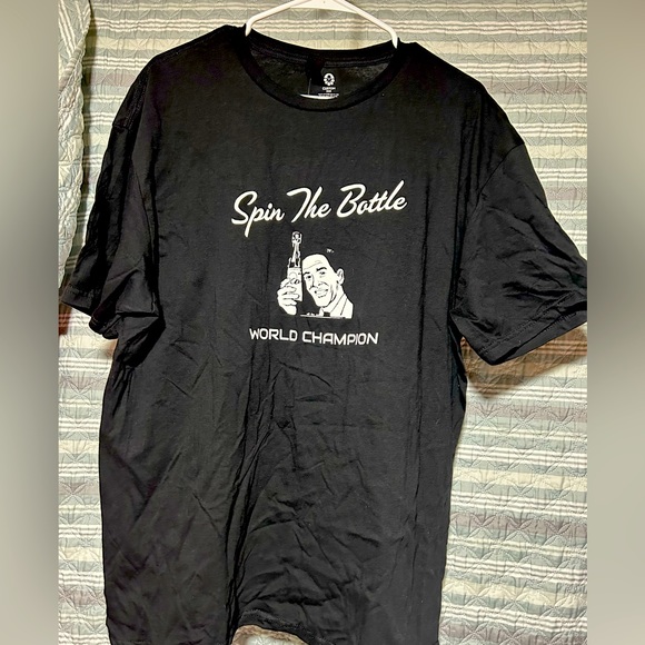 Spin the Bottle World Champion TShirt - Various sizes - Picture 1 of 1